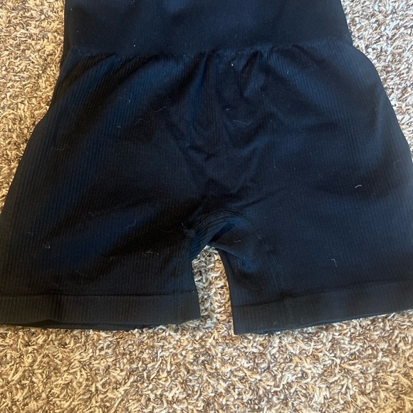 Black Ribbed Two-Piece Set - Picture 2 of 4